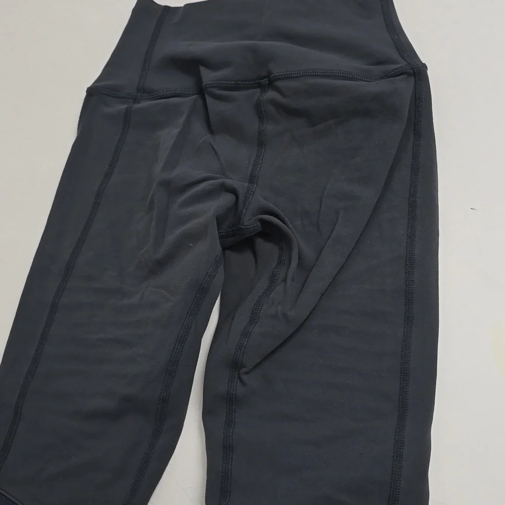 ALO YOGA MID-WAIST MOTO LEGGING